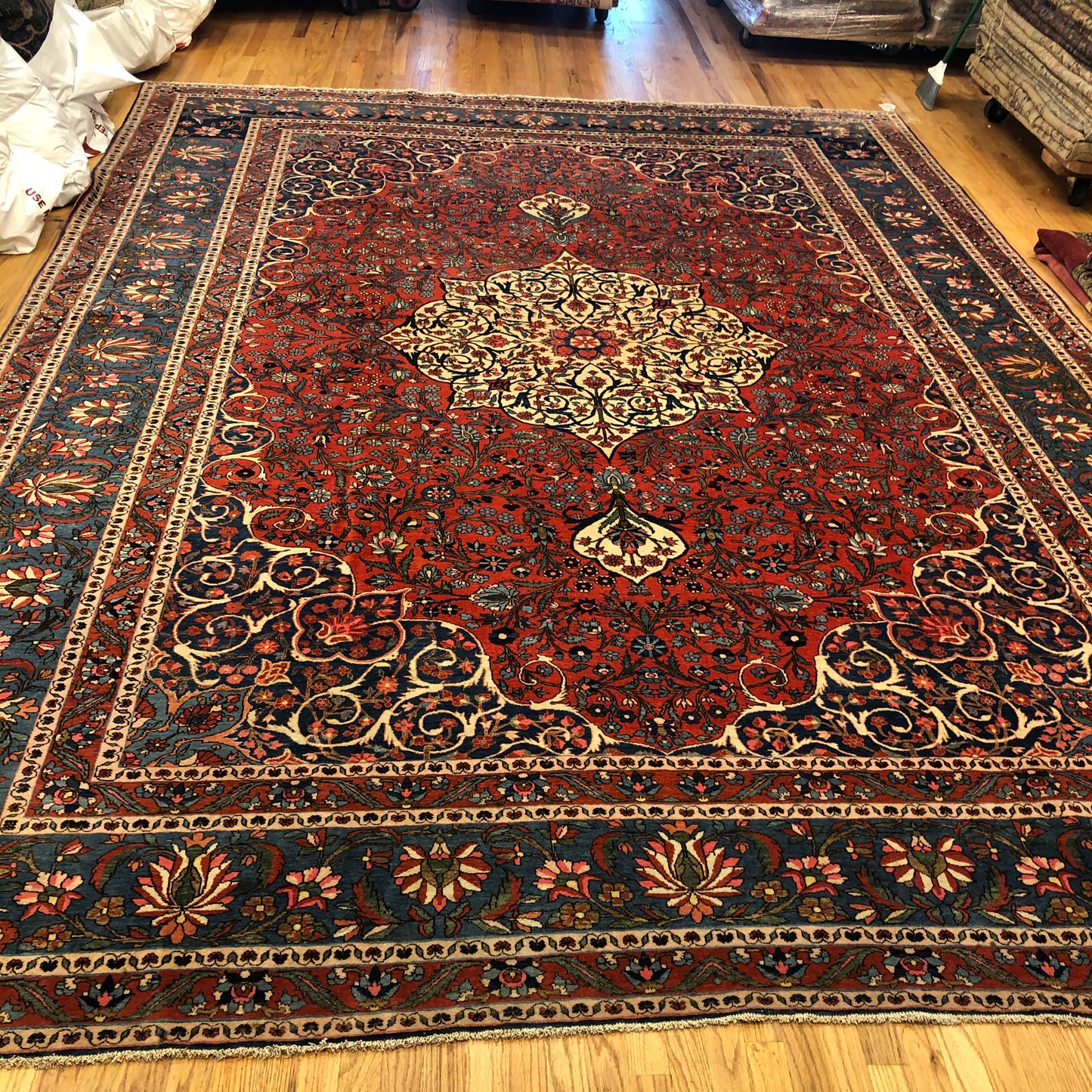 Saman Bakhtiari Area Rug 10 x 13 ft (ca.1850) Handmade