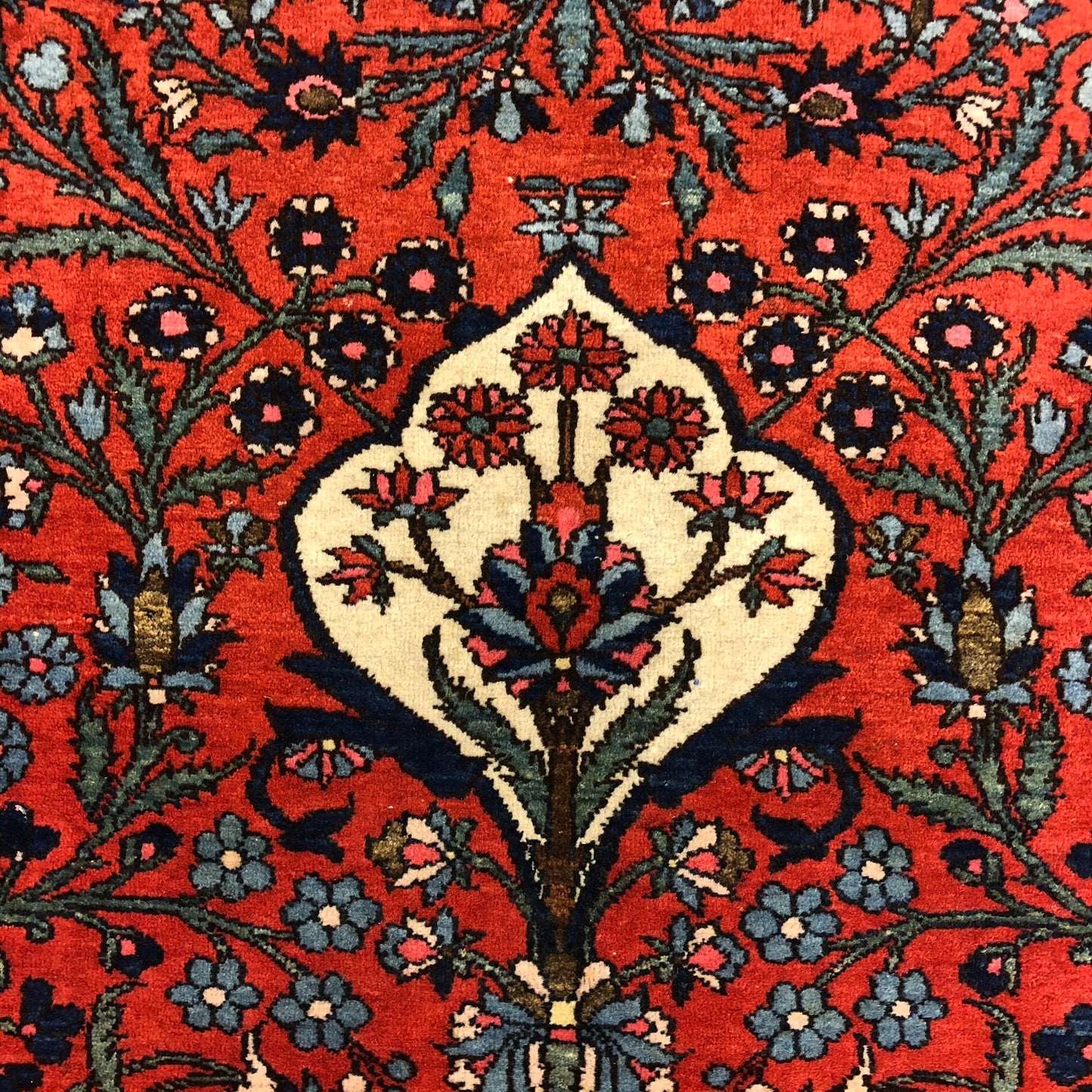 Saman Bakhtiari Area Rug 10 x 13 ft (ca.1850) Handmade