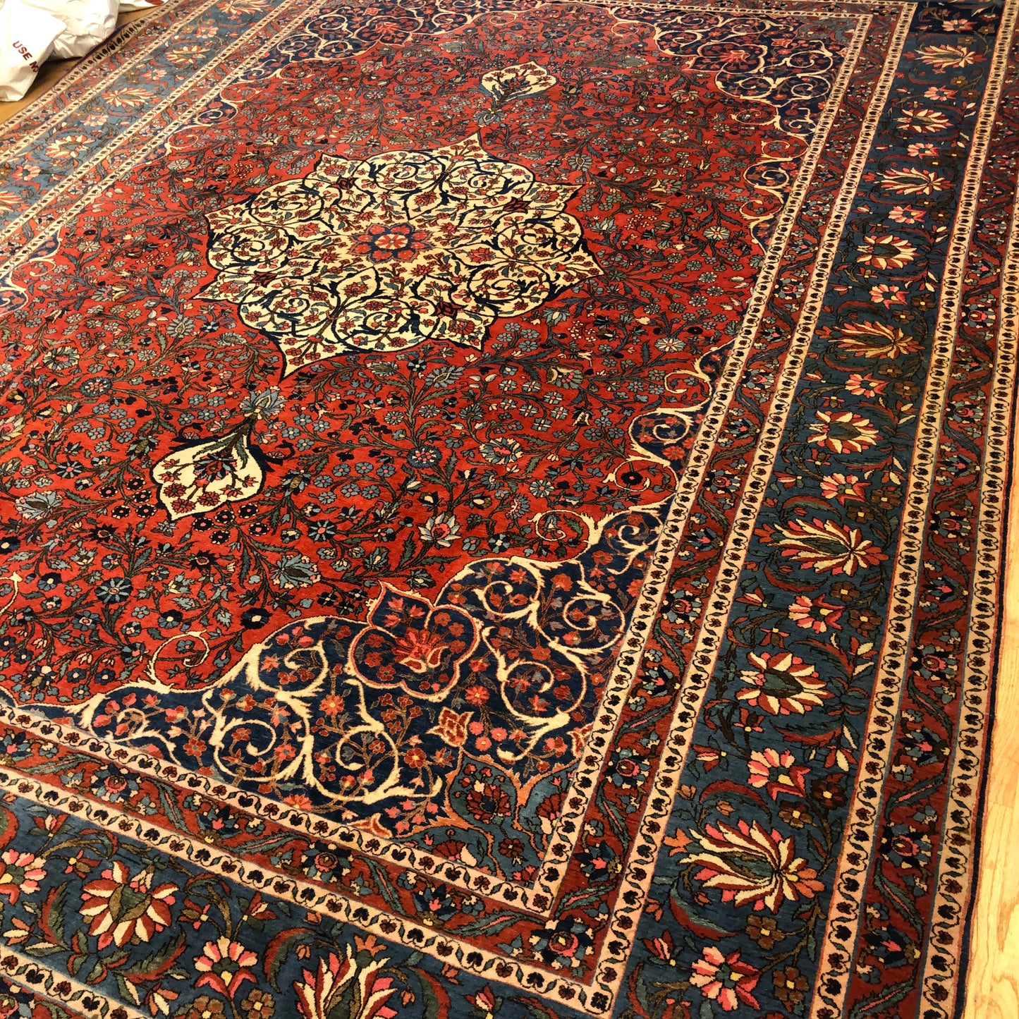 Saman Bakhtiari Area Rug 10 x 13 ft (ca.1850) Handmade